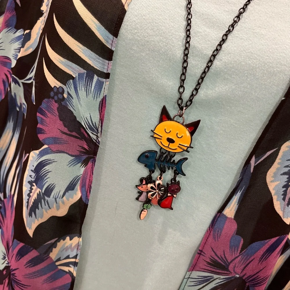 N165 NWT Cat and Friends on long black enamel chain